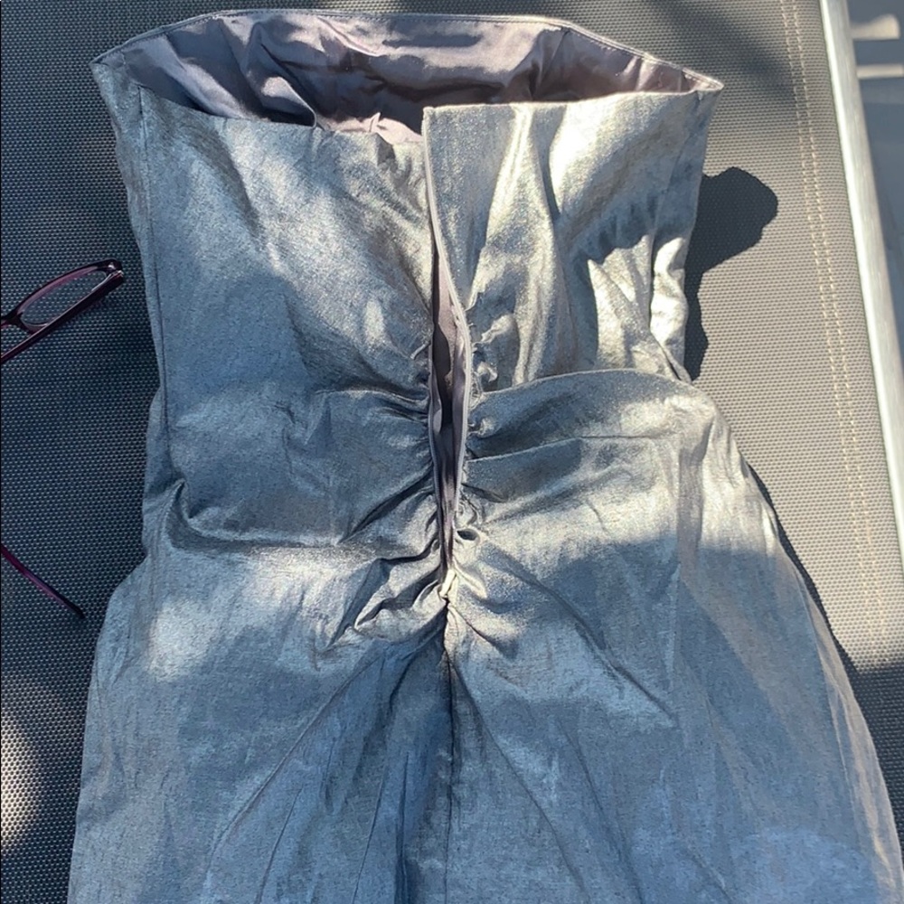 💎 SILVER STRAPLESS DRESS💎 - Picture 3 of 4